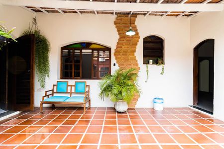 Casa à venda com 130m², 2 quartos e 2 vagasQuintal