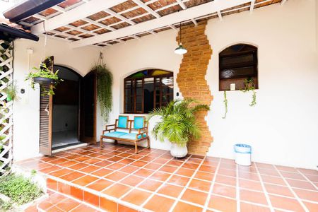 Casa à venda com 130m², 2 quartos e 2 vagasQuintal