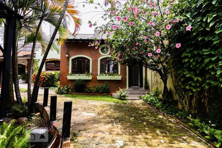 Casa à venda com 130m², 2 quartos e 2 vagasQuintal