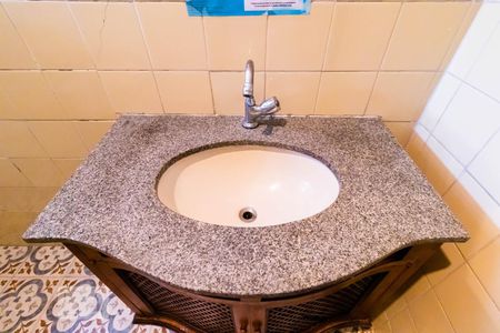 Casa à venda com 130m², 2 quartos e 2 vagasBanheiro