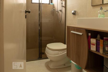 Casa à venda com 350m², 4 quartos e 3 vagas Casa à venda com 350m², 4 quartos e 3 vagasBanheiro da Suíte 2