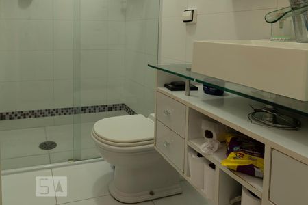 Casa à venda com 350m², 4 quartos e 3 vagas Casa à venda com 350m², 4 quartos e 3 vagasBanheiro da Suíte 1