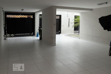 Casa à venda com 350m², 4 quartos e 3 vagas Casa à venda com 350m², 4 quartos e 3 vagasGaragem