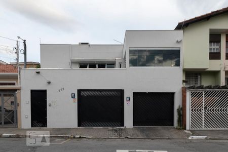 Casa à venda com 350m², 4 quartos e 3 vagas Casa à venda com 350m², 4 quartos e 3 vagasFachada