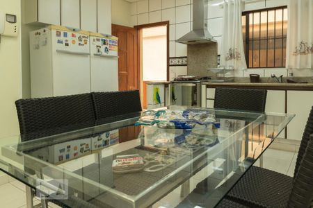 Casa à venda com 350m², 4 quartos e 3 vagas Casa à venda com 350m², 4 quartos e 3 vagasCozinha