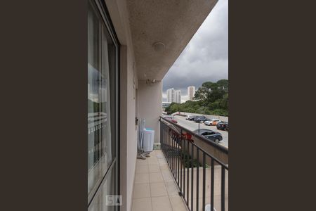 Sacada de apartamento à venda com 3 quartos, 68m² em Vila Ema, São Paulo