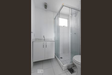 Banheiro da Suíte de apartamento à venda com 2 quartos, 80m² em Vila Ipiranga, Porto Alegre