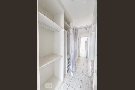 Apartamento à venda com 67m², 2 quartos e 1 vagaCloset Quarto 2