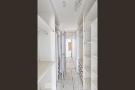 Apartamento à venda com 67m², 2 quartos e 1 vagaCloset Quarto 2