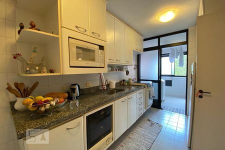 Apartamento à venda com 127m², 3 quartos e 2 vagas Apartamento à venda com 127m², 3 quartos e 2 vagasCozinha