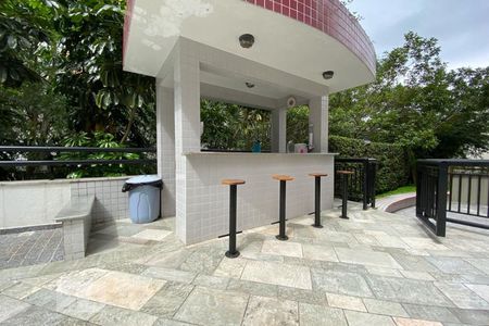 Apartamento à venda com 127m², 3 quartos e 2 vagas Apartamento à venda com 127m², 3 quartos e 2 vagasÁrea comum - Piscina