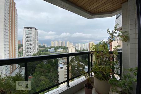 Apartamento à venda com 127m², 3 quartos e 2 vagas Apartamento à venda com 127m², 3 quartos e 2 vagasVaranda