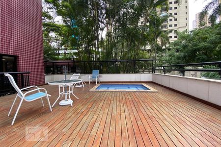 Apartamento à venda com 127m², 3 quartos e 2 vagas Apartamento à venda com 127m², 3 quartos e 2 vagasÁrea comum - Piscina