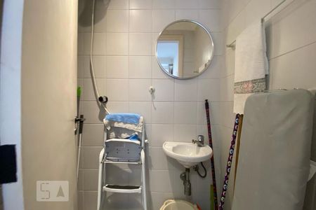 Apartamento à venda com 127m², 3 quartos e 2 vagas Apartamento à venda com 127m², 3 quartos e 2 vagasBanheiro de Serviço