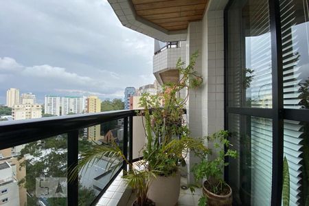 Apartamento à venda com 127m², 3 quartos e 2 vagas Apartamento à venda com 127m², 3 quartos e 2 vagasVaranda