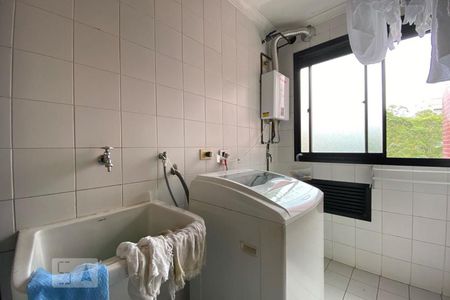 Apartamento à venda com 127m², 3 quartos e 2 vagas Apartamento à venda com 127m², 3 quartos e 2 vagasÁrea de Serviço