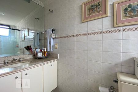 Apartamento à venda com 127m², 3 quartos e 2 vagas Apartamento à venda com 127m², 3 quartos e 2 vagasQuarto 1 - Suíte
