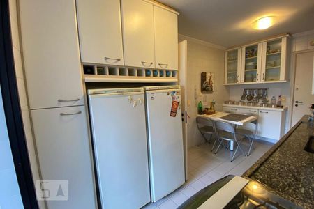 Apartamento à venda com 127m², 3 quartos e 2 vagas Apartamento à venda com 127m², 3 quartos e 2 vagasCozinha - Armários