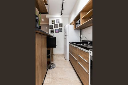 Cozinha de apartamento para alugar com 1 quarto, 38m² em Vila Tolstoi, São Paulo