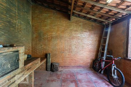 Casa à venda com 303m², 3 quartos e 2 vagasChurrasqueira