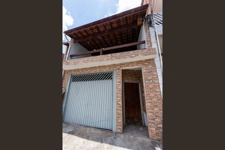 Casa à venda com 303m², 3 quartos e 2 vagasFachada