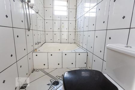 Casa à venda com 303m², 3 quartos e 2 vagasBanheiro da Suite