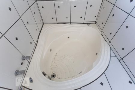 Casa à venda com 303m², 3 quartos e 2 vagasBanheira