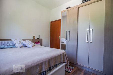 Dormitório2 de casa à venda com 4 quartos, 120m² em Medianeira, Porto Alegre