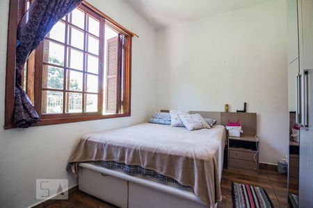 Dormitório2 de casa à venda com 4 quartos, 120m² em Medianeira, Porto Alegre