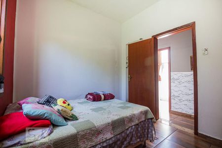 Dormitório3 de casa à venda com 4 quartos, 120m² em Medianeira, Porto Alegre