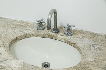 Apartamento à venda com 84m², 3 quartos e 1 vagaBanheiro - Torneira