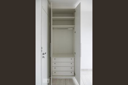 Apartamento à venda com 84m², 3 quartos e 1 vagaQuarto 3 - Armários