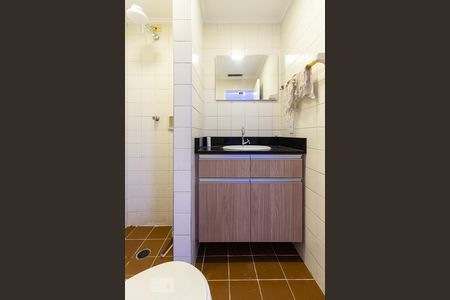 Banheiro de apartamento para alugar com 1 quarto, 30m² em Indianópolis, São Paulo