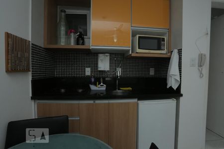 Cozinha de apartamento para alugar com 1 quarto, 35m² em Copacabana, Rio de Janeiro