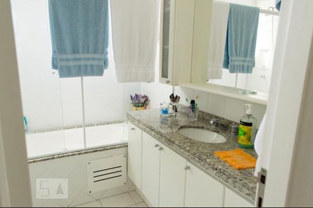 Banheiro da Suíte 1 de apartamento à venda com 4 quartos, 145m² em Jardim Lar Sao Paulo, São Paulo