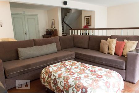 Casa de condomínio à venda com 440m², 4 quartos e 6 vagasSala de Estar