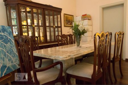 Casa de condomínio para alugar com 440m², 4 quartos e 6 vagas Casa de condomínio para alugar com 440m², 4 quartos e 6 vagasSala de Jantar