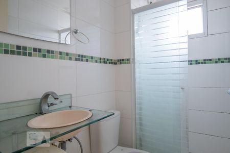 Banheiro de apartamento para alugar com 2 quartos, 49m² em Lauzane Paulista, São Paulo
