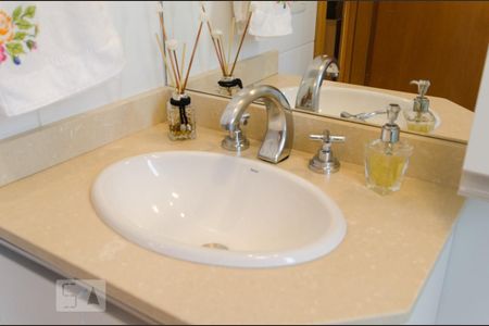 Apartamento à venda com 84m², 3 quartos e 2 vagasBanheiro