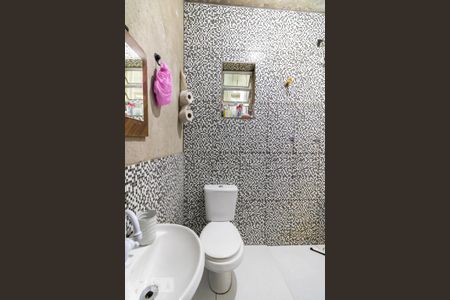 Banheiro de casa à venda com 3 quartos, 120m² em Núcleo do Engordador, São Paulo