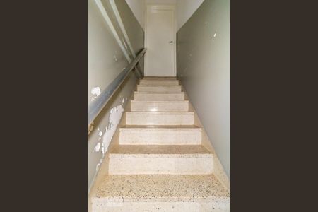 Casa à venda com 56m², 1 quarto e 1 vagaEscada