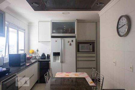 Apartamento à venda com 242m², 3 quartos e 4 vagas Apartamento à venda com 242m², 3 quartos e 4 vagasCozinha