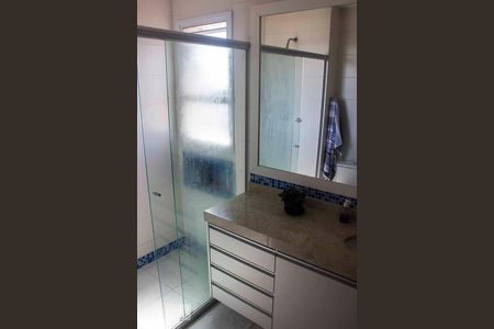 Apartamento à venda com 242m², 3 quartos e 4 vagas Apartamento à venda com 242m², 3 quartos e 4 vagasBanheiro da Suíte 3