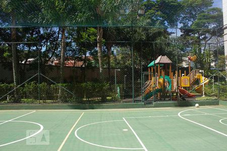 Apartamento à venda com 242m², 3 quartos e 4 vagas Apartamento à venda com 242m², 3 quartos e 4 vagasQuadra Esportiva