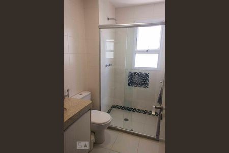 Apartamento à venda com 242m², 3 quartos e 4 vagas Apartamento à venda com 242m², 3 quartos e 4 vagasBanheiro da Suíte 1