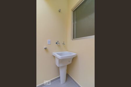 Studio para alugar com 34m², 1 quarto e sem vaga Studio para alugar com 34m², 1 quarto e sem vagaÁrea de serviço