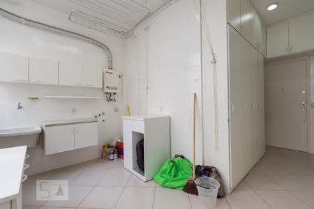 Apartamento à venda com 138m², 3 quartos e 2 vagasÁrea de Serviço