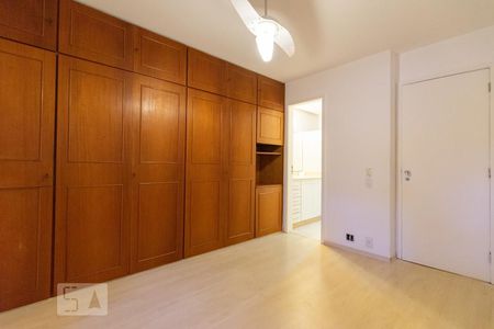Apartamento à venda com 138m², 3 quartos e 2 vagasSuíte