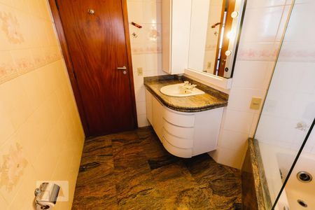 Apartamento à venda com 183m², 3 quartos e 3 vagasBanheiro 02