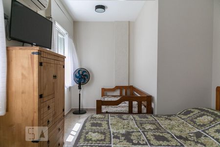 Quarto de apartamento para alugar com 2 quartos, 90m² em Aparecida, Santos